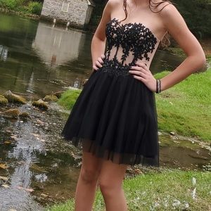 Beautiful strapless dress.